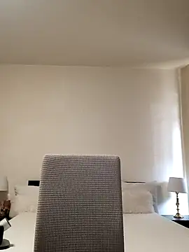 GiseleReine online show from February 11, 2025, 8:58 am