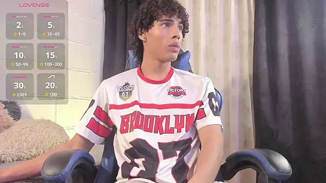 Snapshot of kleo_helenos chatting on November 5, 2025, 3:39 am kleo helenos online show from November 5, 2025, 3:39 am