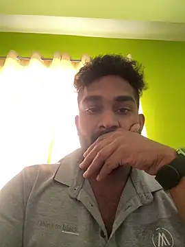 Snapshot of Handsomehunk_4U chatting on December 5, 2024, 6:43 am Handsomehunk 4U online show from December 5, 2024, 6:43 am