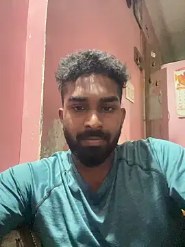 Snapshot of Handsomehunk_4U chatting on December 5, 2024, 3:39 pm Handsomehunk 4U online show from December 5, 2024, 3:39 pm