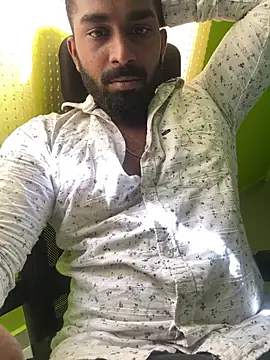 Snapshot of Handsomehunk_4U chatting on December 10, 2024, 5:39 am Handsomehunk 4U online show from December 10, 2024, 5:39 am