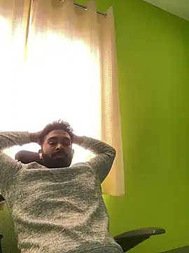 Snapshot of Handsomehunk_4U chatting on December 11, 2024, 7:53 am Handsomehunk 4U online show from December 11, 2024, 7:53 am