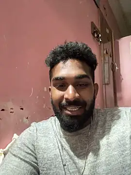 Snapshot of Handsomehunk_4U chatting on December 11, 2024, 5:37 pm Handsomehunk 4U online show from December 11, 2024, 5:37 pm