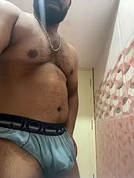 Snapshot of Handsomehunk_4U chatting on December 14, 2024, 3:04 pm Handsomehunk 4U online show from December 14, 2024, 3:04 pm