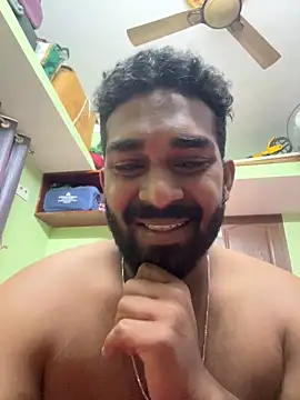 Snapshot of Handsomehunk_4U chatting on December 22, 2024, 4:17 am Handsomehunk 4U online show from December 22, 2024, 4:17 am