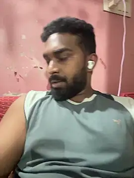 Snapshot of Handsomehunk_4U chatting on December 22, 2024, 9:09 pm Handsomehunk 4U online show from December 22, 2024, 9:09 pm