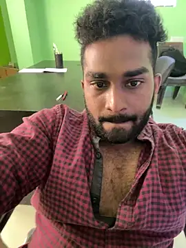 Snapshot of Handsomehunk_4U chatting on January 31, 2025, 6:46 am Handsomehunk 4U online show from January 31, 2025, 6:46 am