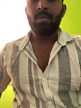 Snapshot of Handsomehunk_4U chatting on February 4, 2025, 3:44 am Handsomehunk 4U online show from February 4, 2025, 3:44 am