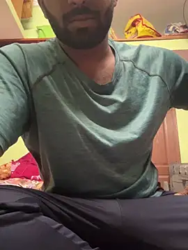 Snapshot of Handsomehunk_4U chatting on February 16, 2025, 3:04 am Handsomehunk 4U online show from February 16, 2025, 3:04 am