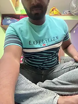 Snapshot of Handsomehunk_4U chatting on February 17, 2025, 1:21 pm Handsomehunk 4U online show from February 17, 2025, 1:21 pm