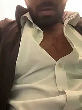 Snapshot of Handsomehunk_4U chatting on February 25, 2025, 12:45 pm Handsomehunk 4U online show from February 25, 2025, 12:45 pm