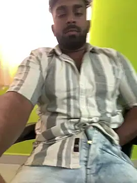 Snapshot of Handsomehunk_4U chatting on February 27, 2025, 8:50 am Handsomehunk 4U online show from February 27, 2025, 8:50 am