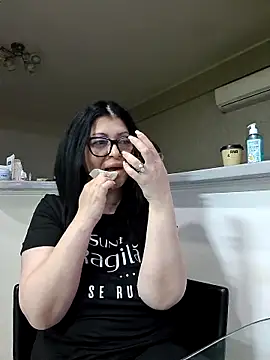 Snapshot of Milf_Abigail chatting on April 19, 2026, 12:43 am Milf Abigail online show from April 19, 2026, 12:43 am