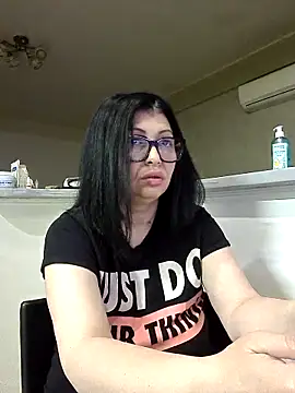 Snapshot of Milf_Abigail chatting on April 21, 2026, 1:18 am Milf Abigail online show from April 21, 2026, 1:18 am