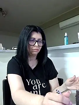 Snapshot of Milf_Abigail chatting on April 24, 2026, 2:25 am Milf Abigail online show from April 24, 2026, 2:25 am