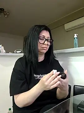 Snapshot of Milf_Abigail chatting on April 27, 2026, 3:15 am Milf Abigail online show from April 27, 2026, 3:15 am
