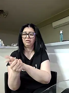 Snapshot of Milf_Abigail chatting on April 28, 2026, 2:27 am Milf Abigail online show from April 28, 2026, 2:27 am