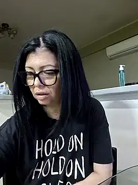 Snapshot of Milf_Abigail chatting on May 7, 2026, 12:38 am Milf Abigail online show from May 7, 2026, 12:38 am