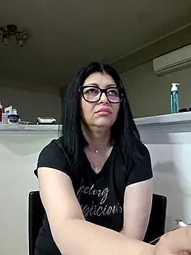 Snapshot of Milf_Abigail chatting on May 15, 2026, 1:23 am Milf Abigail online show from May 15, 2026, 1:23 am