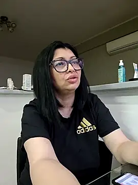 Snapshot of Milf_Abigail chatting on May 25, 2026, 2:50 am Milf Abigail online show from May 25, 2026, 2:50 am