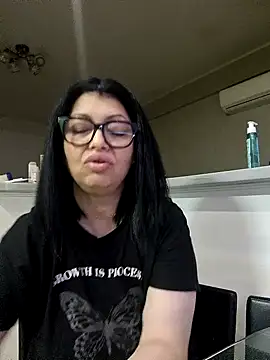 Snapshot of Milf_Abigail chatting on May 26, 2026, 2:29 am Milf Abigail online show from May 26, 2026, 2:29 am