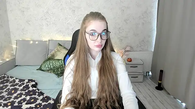 Snapshot of LissaCain chatting on November 6, 2025, 5:52 am LissaCain online show from November 6, 2025, 5:52 am