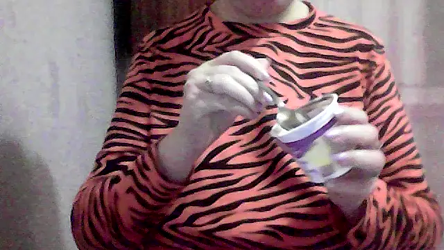 Snapshot of AnaXBerry chatting on January 5, 2026, 6:11 pm AnaXBerry online show from January 5, 2026, 6:11 pm