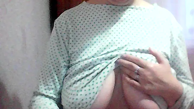 Snapshot of AnaXBerry chatting on January 11, 2026, 6:18 am AnaXBerry online show from January 11, 2026, 6:18 am