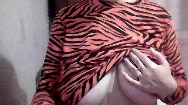 Snapshot of AnaXBerry chatting on January 13, 2026, 6:57 pm AnaXBerry online show from January 13, 2026, 6:57 pm