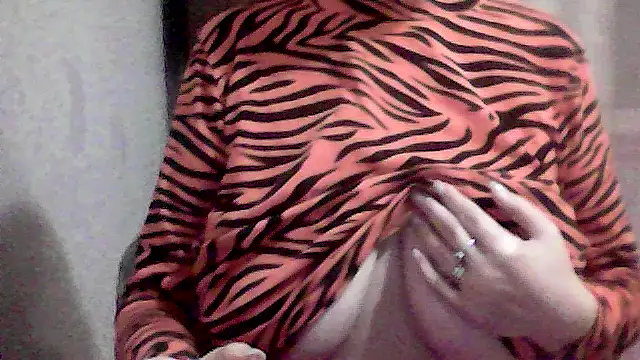 Snapshot of AnaXBerry chatting on January 14, 2026, 6:02 pm AnaXBerry online show from January 14, 2026, 6:02 pm