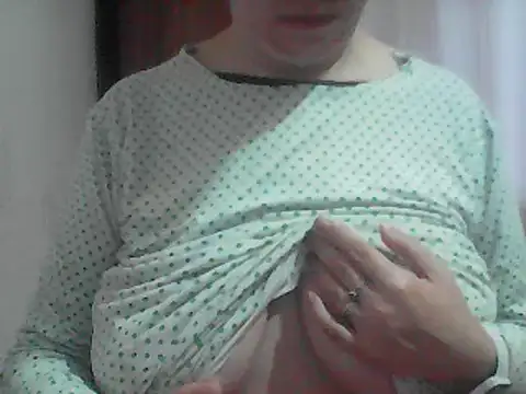 Snapshot of AnaXBerry chatting on February 8, 2026, 6:50 am AnaXBerry online show from February 8, 2026, 6:50 am