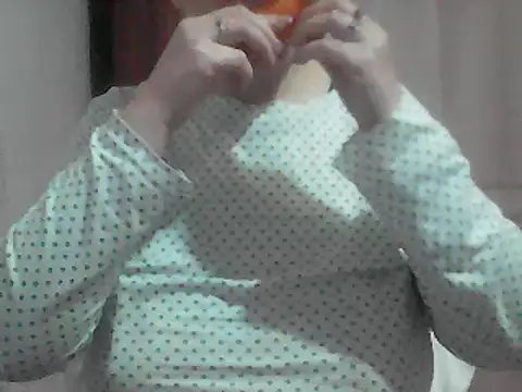 Snapshot of AnaXBerry chatting on February 9, 2026, 6:01 pm AnaXBerry online show from February 9, 2026, 6:01 pm