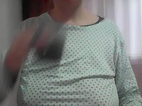 Snapshot of AnaXBerry chatting on February 14, 2026, 6:32 am AnaXBerry online show from February 14, 2026, 6:32 am