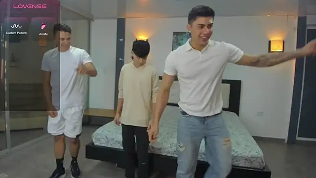 Snapshot of badguyss_bisex chatting on January 17, 2026, 11:48 am badguyss bisex online show from January 17, 2026, 11:48 am