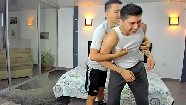 Snapshot of badguyss_bisex chatting on January 19, 2026, 11:36 am badguyss bisex online show from January 19, 2026, 11:36 am