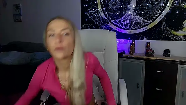 SexxyLiviaa online show from November 9, 2025, 4:38 pm