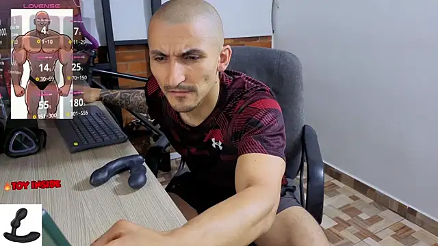 Snapshot of Marck_Muscle chatting on May 14, 2026, 2:18 am Marck Muscle online show from May 14, 2026, 2:18 am
