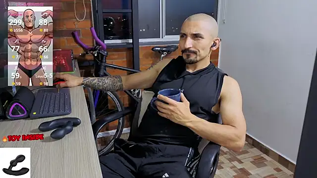 Snapshot of Marck_Muscle chatting on June 2, 2026, 11:29 pm Marck Muscle online show from June 2, 2026, 11:29 pm