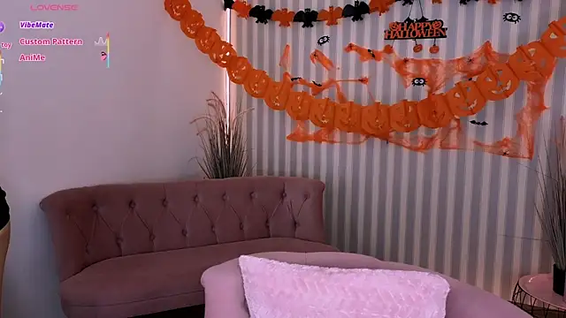 CosmicFaye online show from October 21, 2025, 7:20 am
