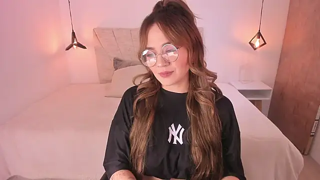 KataHot  online show from February 28, 2026, 8:32 pm