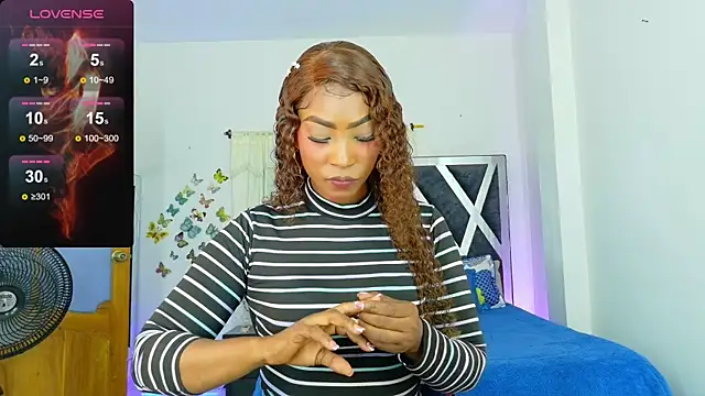 Snapshot of samantha-rose2 chatting on April 28, 2026, 12:53 am samantha-rose2 online show from April 28, 2026, 12:53 am