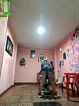 gatadeojosclaros online show from November 4, 2025, 3:05 am