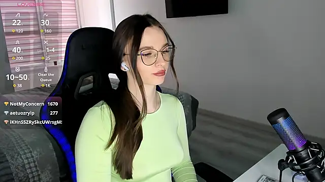 MCfly 11 online show from March 9, 2025, 12:09 pm