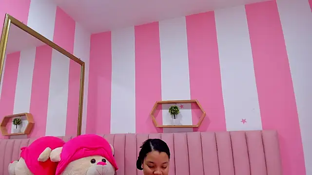 ISABELLA 020 online show from October 29, 2025, 1:57 pm