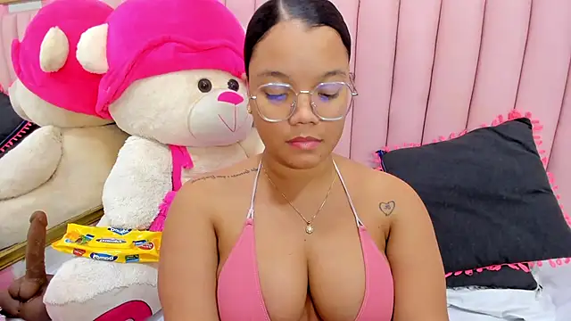 ISABELLA 020 online show from November 26, 2025, 4:19 pm