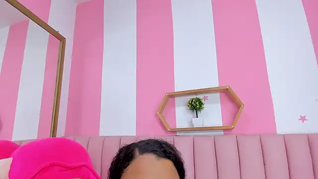 ISABELLA 020 online show from April 18, 2026, 11:58 am