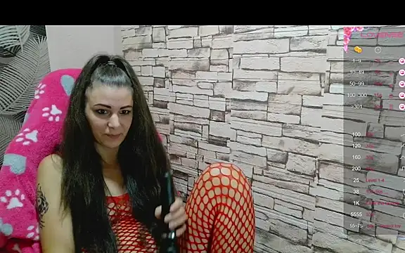 Catbaby32 online show from November 12, 2025, 10:09 pm