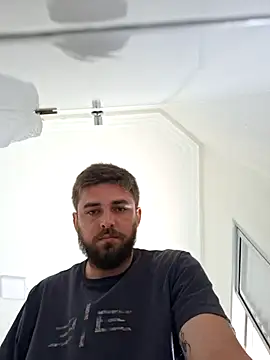 Snapshot of Dat1994 chatting on December 16, 2025, 2:44 pm Dat1994 online show from December 16, 2025, 2:44 pm