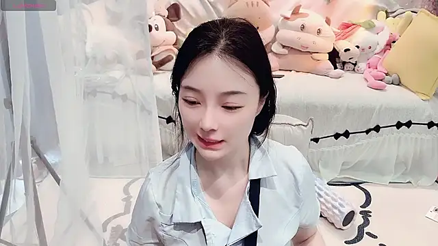 Snapshot of AKiKi711 chatting on July 13, 2026, 4:59 am AKiKi711 online show from July 13, 2026, 4:59 am