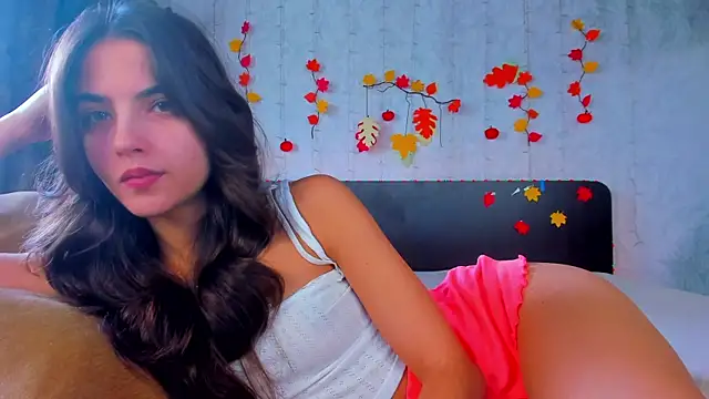 Milana Crystal  online show from October 28, 2025, 8:07 am